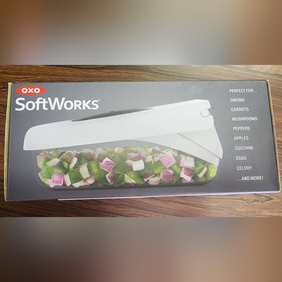 Bundle of OXO Softworks Vegetable Chopper and Spiralizer - Picture 3 of 10